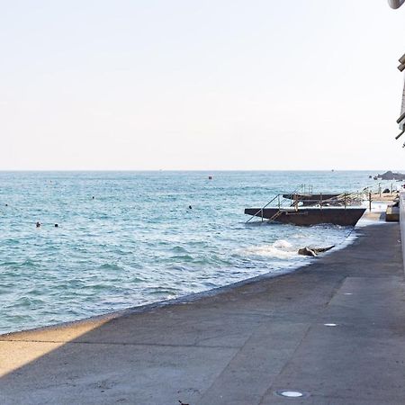 Light House - Seafront Cosy Studio With Library Πάφος Εξωτερικό φωτογραφία