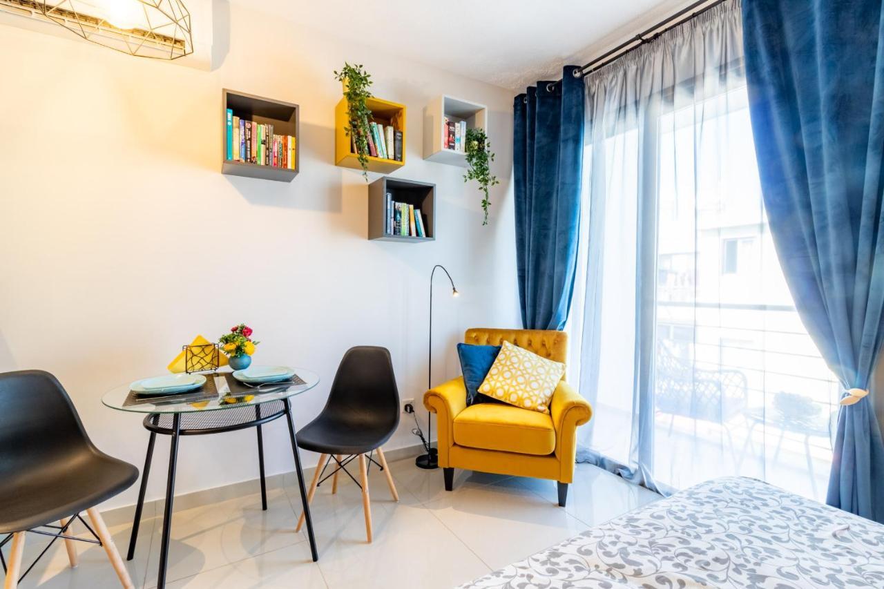 Light House - Seafront Cosy Studio With Library Πάφος Εξωτερικό φωτογραφία