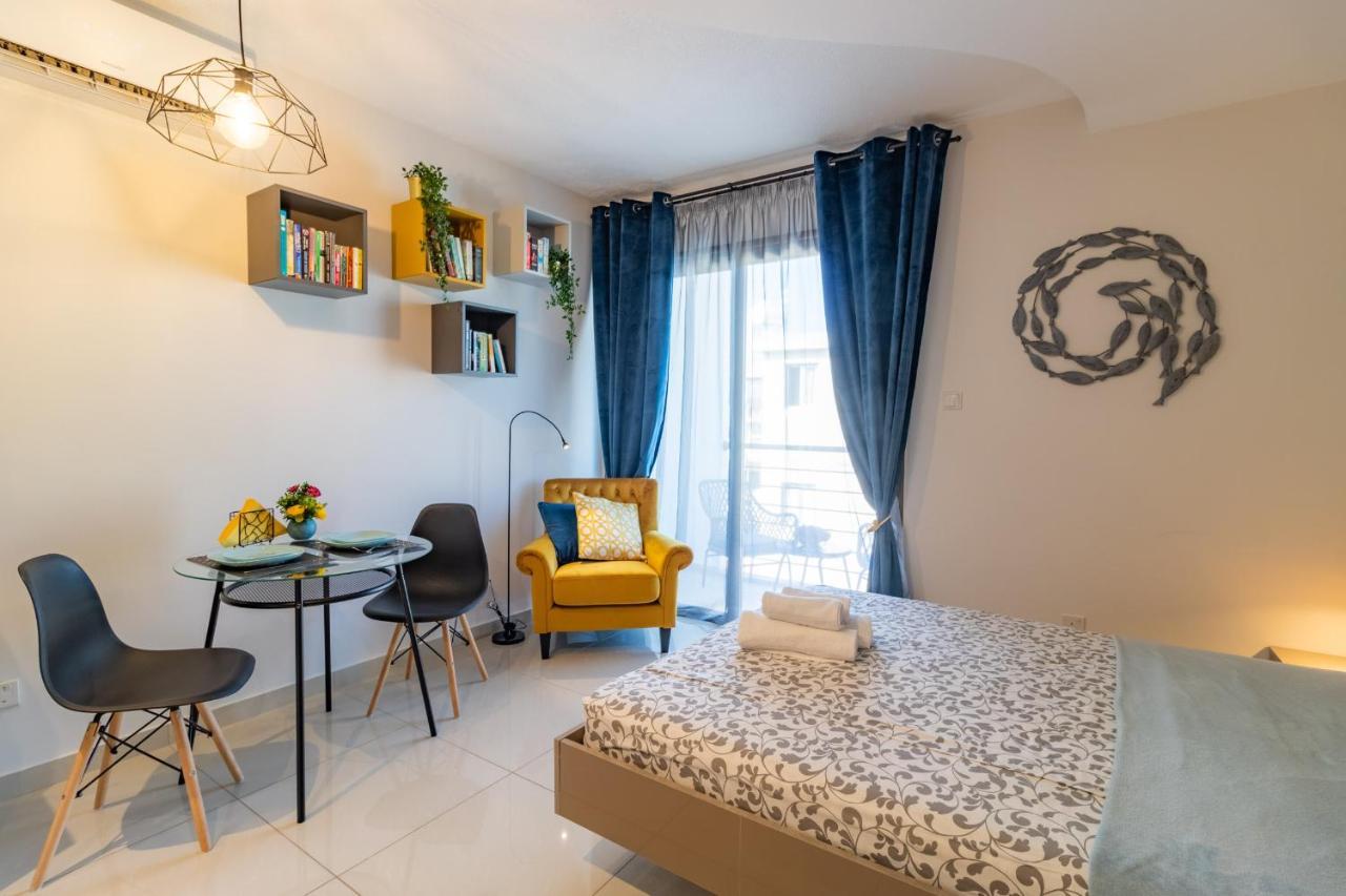 Light House - Seafront Cosy Studio With Library Πάφος Εξωτερικό φωτογραφία